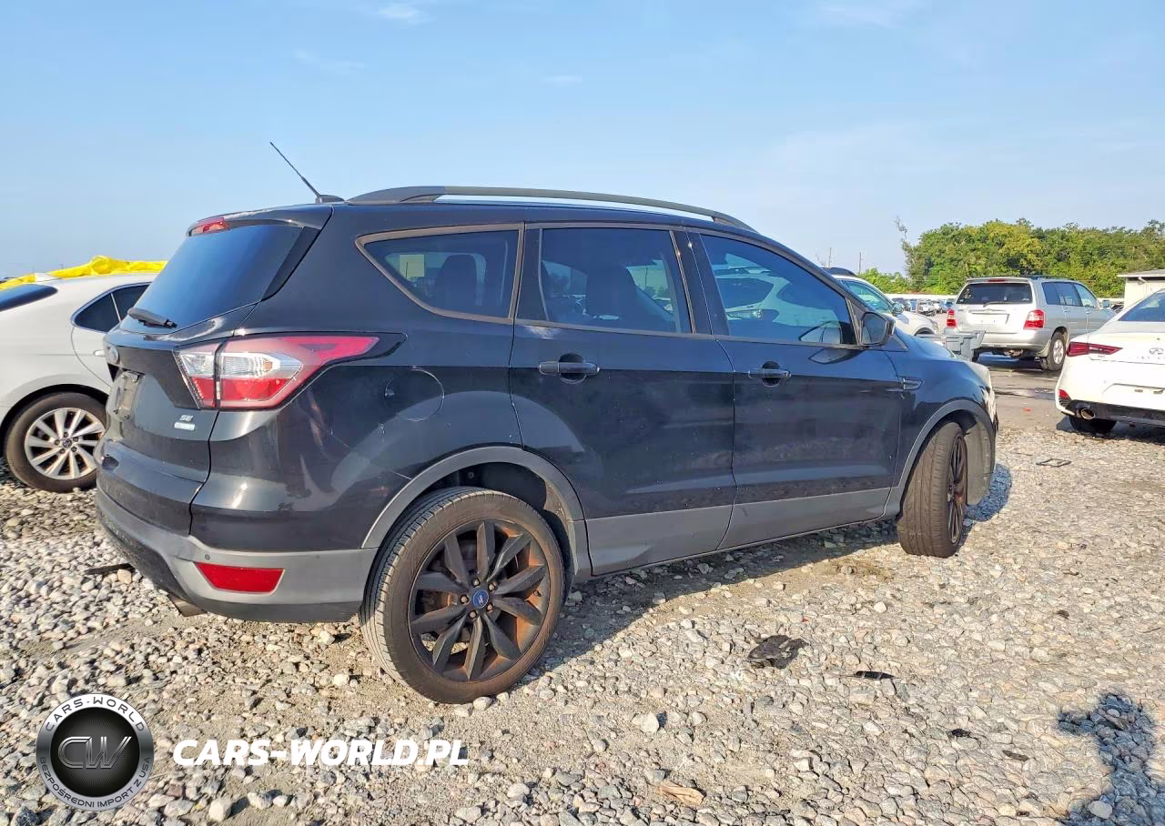 2017 Ford Escape Se VIN:1FMCU0GD7HUD16036 - 3