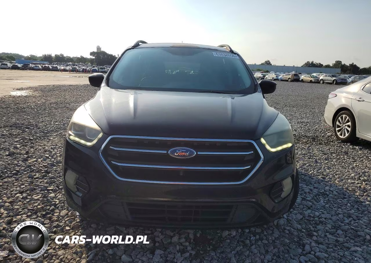 2017 Ford Escape Se VIN:1FMCU0GD7HUD16036 - 5