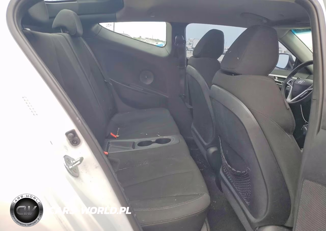 2016 Hyundai Veloster Base VIN:KMHTC6AD6GU256408 - 10