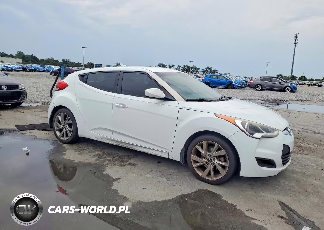2016 Hyundai Veloster Base VIN:KMHTC6AD6GU256408 - 4