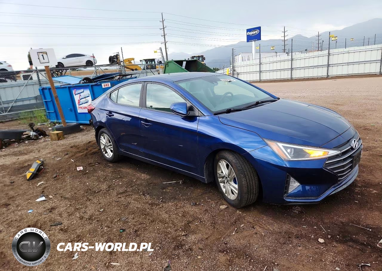 2019 Hyundai Elantra Value Edition VIN:5NPD84LF6KH472131 - 4
