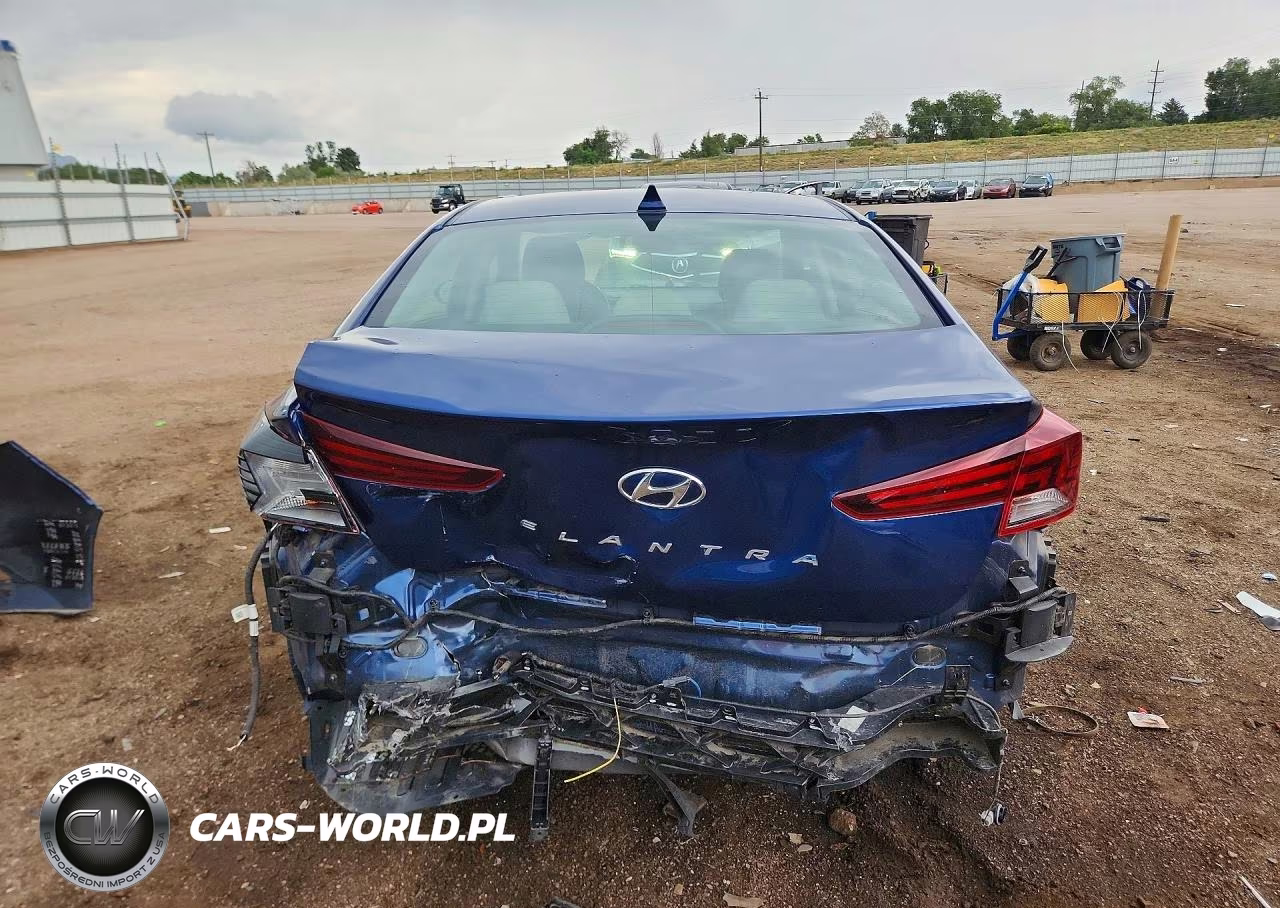 2019 Hyundai Elantra Value Edition VIN:5NPD84LF6KH472131 - 6
