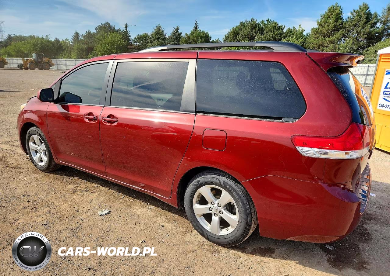 2011 Toyota Sienna Le VIN:5TDKK3DC1BS088422 - 2