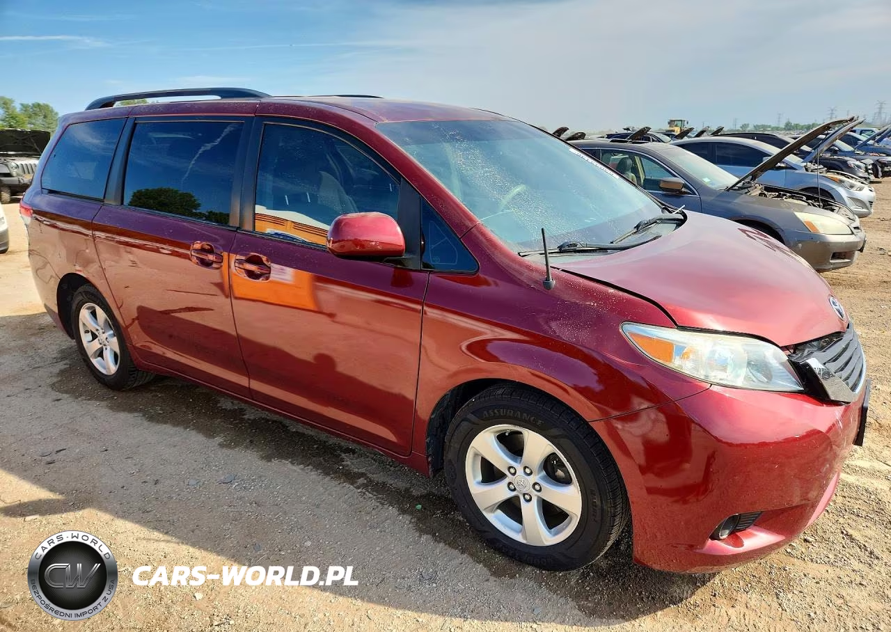 2011 Toyota Sienna Le VIN:5TDKK3DC1BS088422 - 4