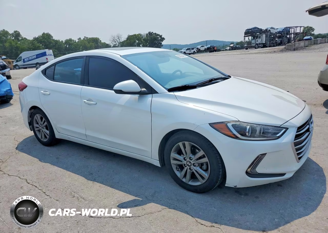 2018 Hyundai Elantra Value Edition VIN:5NPD84LF9JH344500 - 4