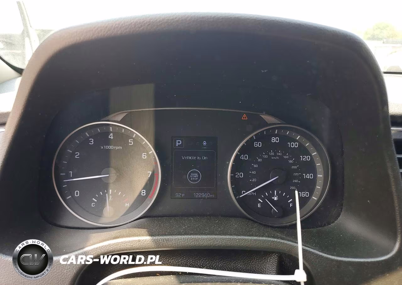 2018 Hyundai Elantra Value Edition VIN:5NPD84LF9JH344500 - 9
