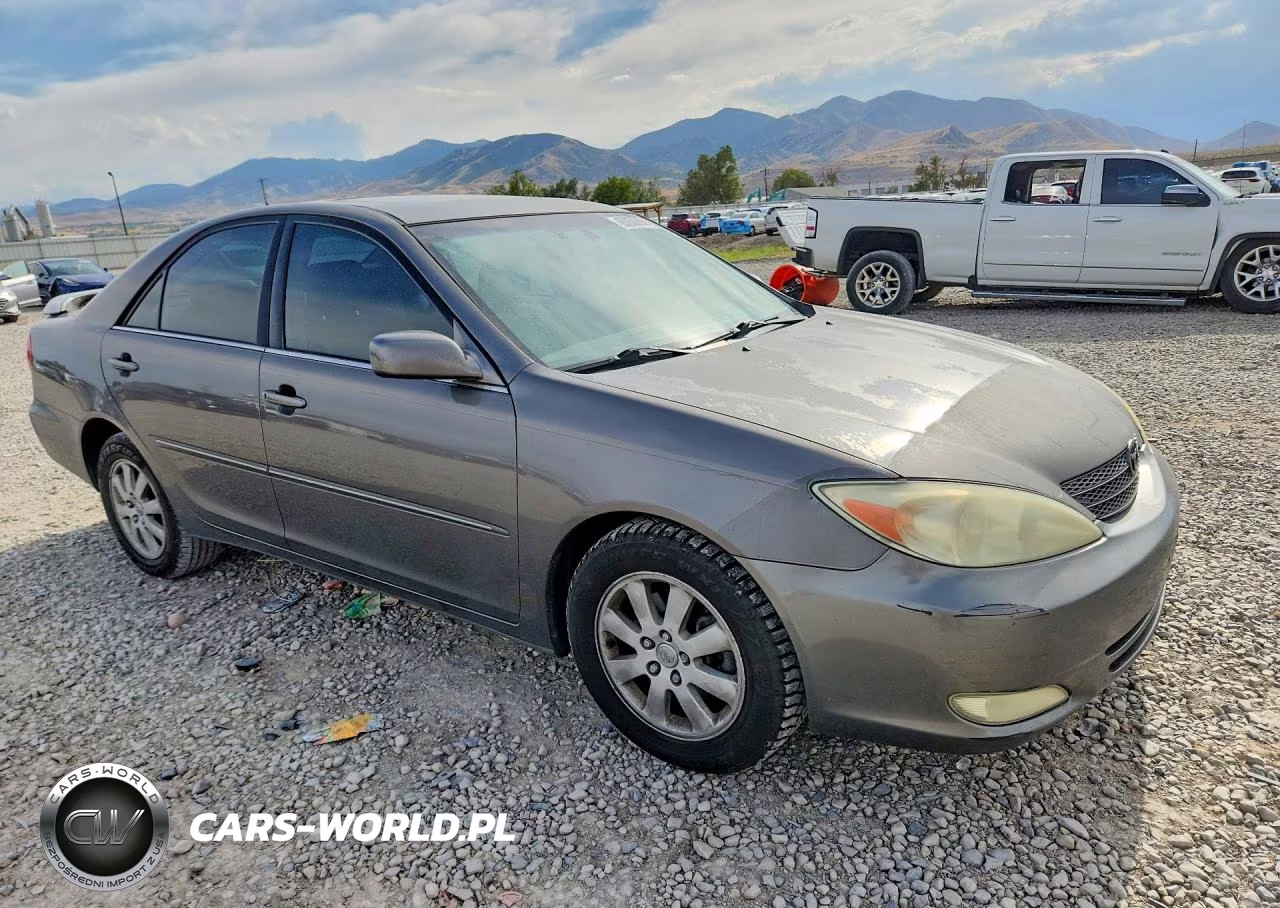 2003 Toyota Camry Xle V6 VIN:4T1BF30K03U565013 - 4