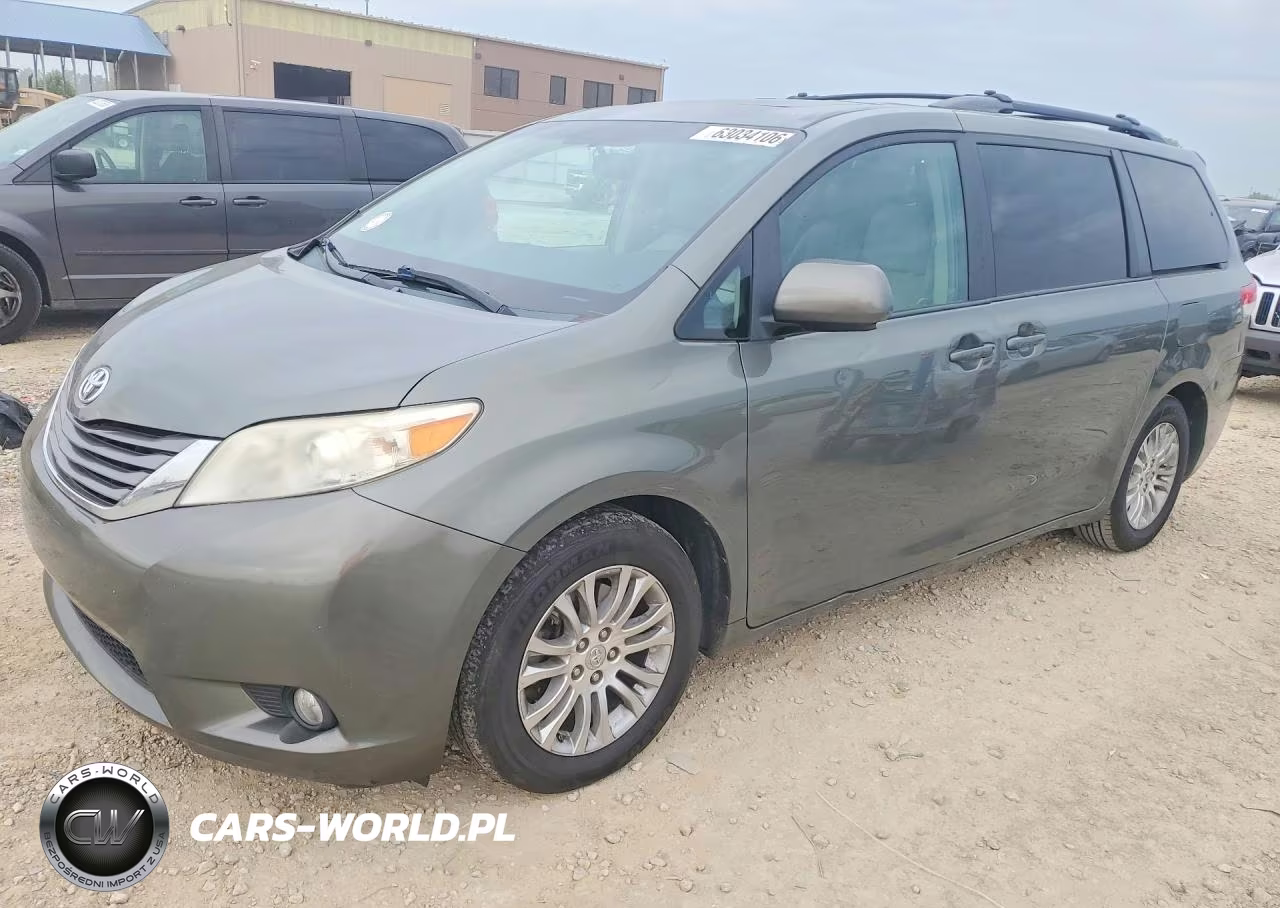 2011 Toyota Sienna Xle 8-Passenger – zdjęcie 1 z 13