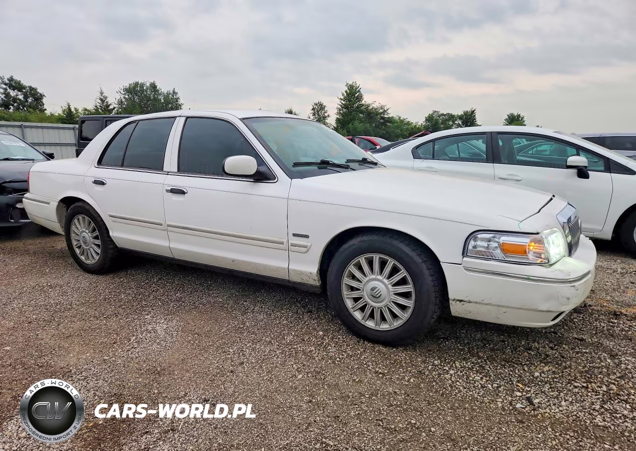 2011 Mercury Grand Marquis Ls VIN:2MEBM7FV6BX609301 - 4
