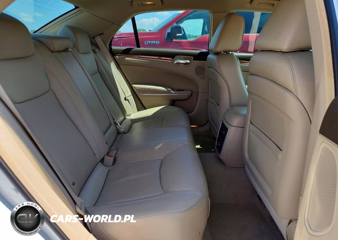 2013 Chrysler 300C VIN:2C3CCAKG2DH533333 - 10