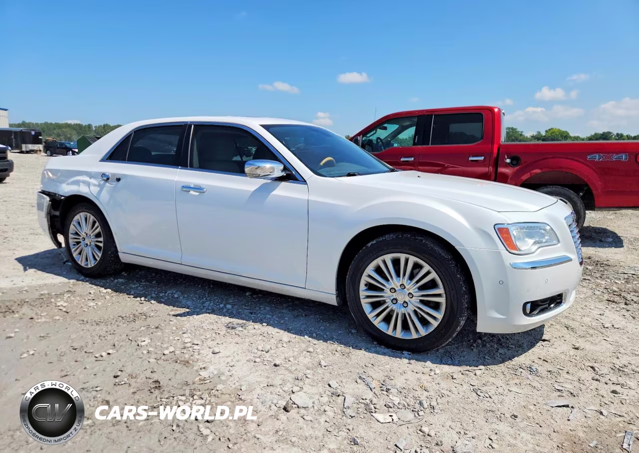 2013 Chrysler 300C VIN:2C3CCAKG2DH533333 - 4