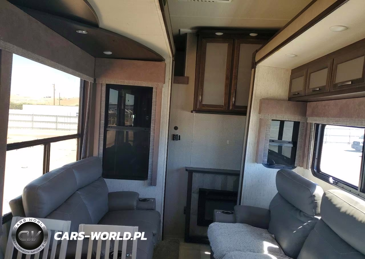 2019 Grand Design Momentum Camper VIN:573FM4430K1113057 - 6