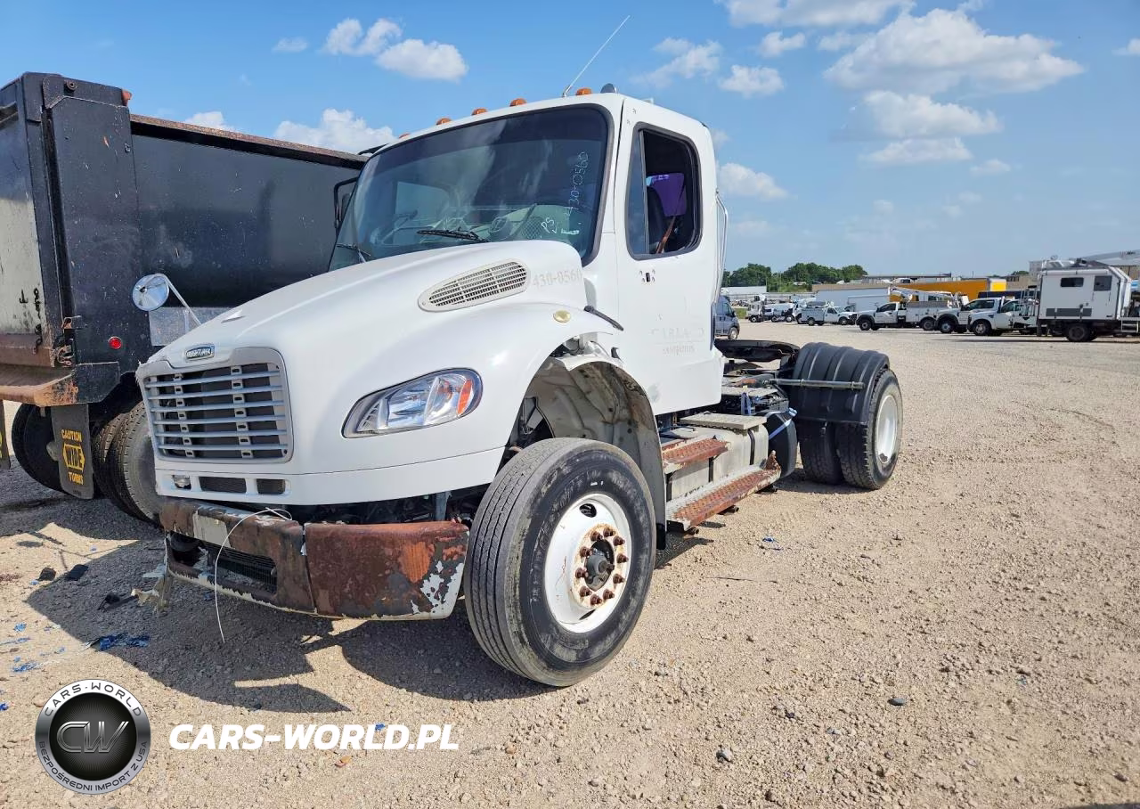 2015 Freightliner M2 106 Med