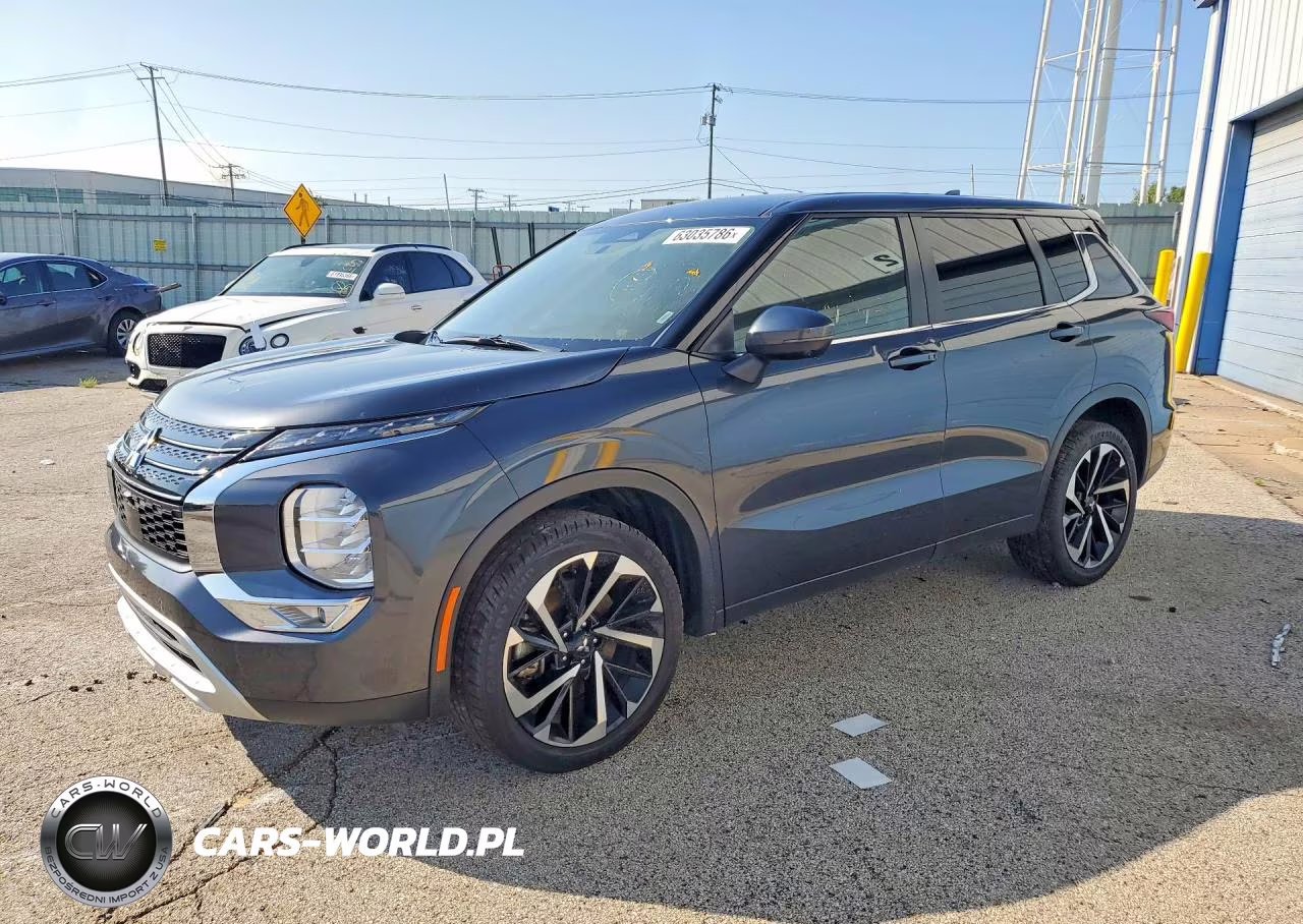 2024 Mitsubishi Outlander Se – zdjęcie 1 z 13