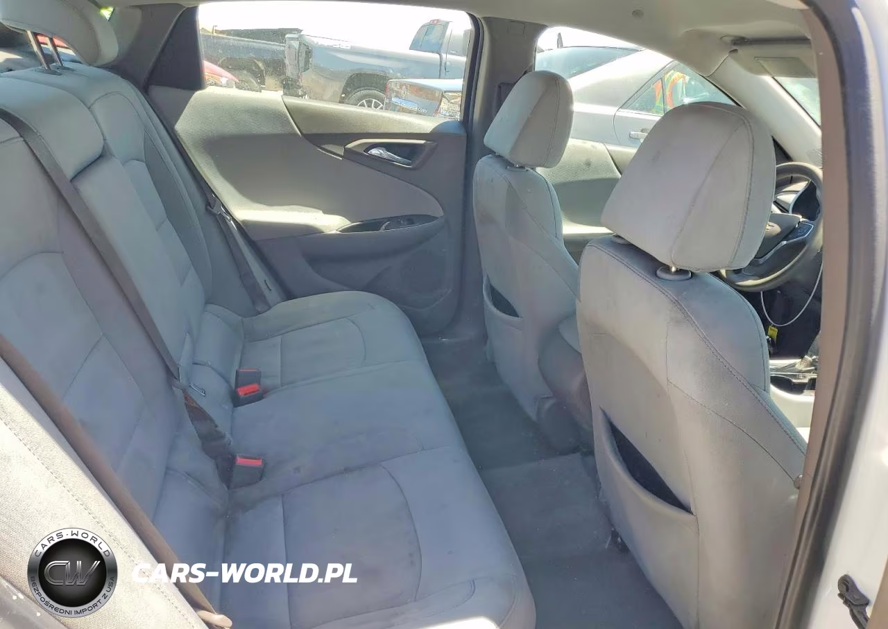 2017 Chevrolet Malibu Ls VIN:1G1ZC5ST1HF247449 - 10