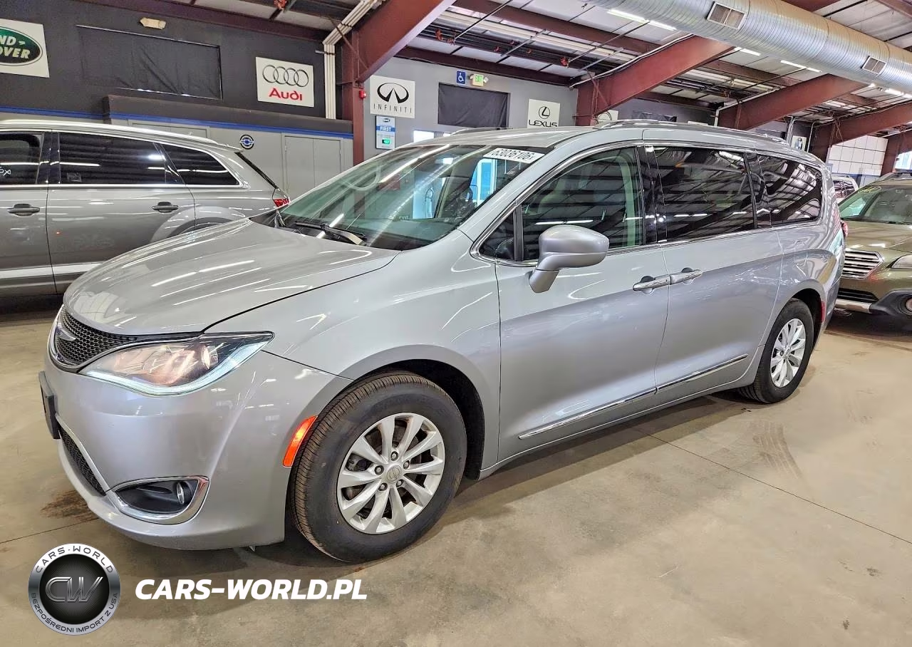 2019 Chrysler Pacifica Touring L