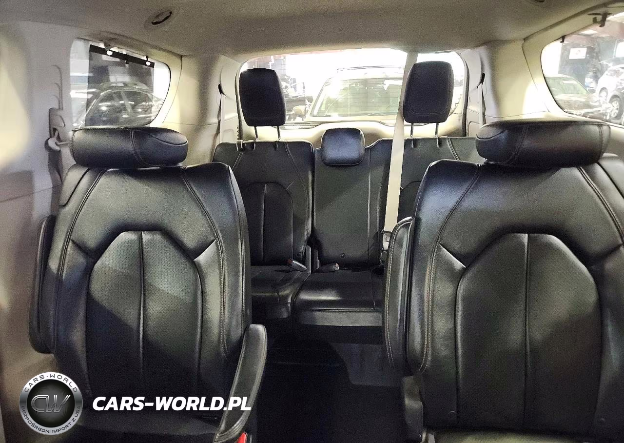 2019 Chrysler Pacifica Touring L VIN:2C4RC1BG3KR685392 - 10