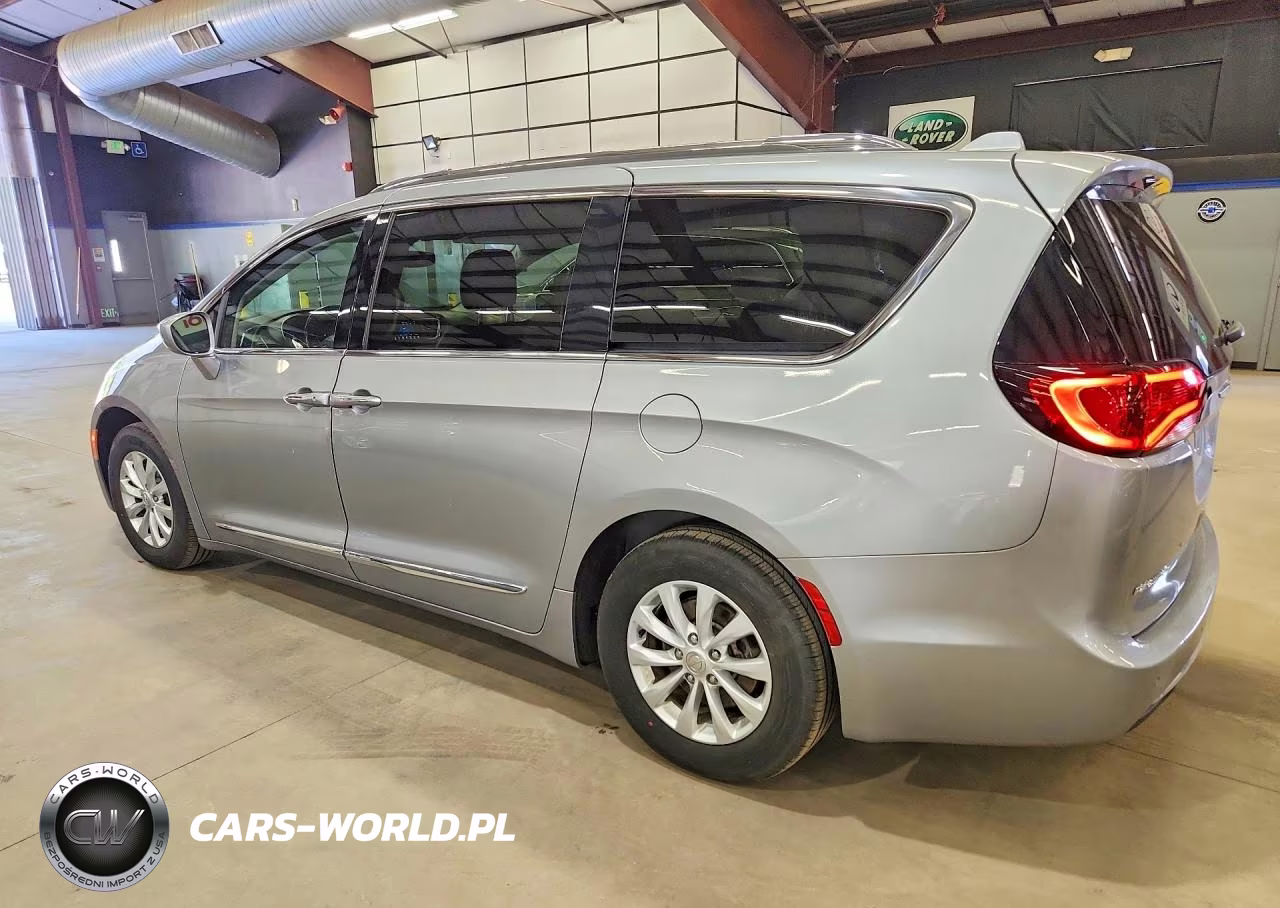 2019 Chrysler Pacifica Touring L VIN:2C4RC1BG3KR685392 - 2