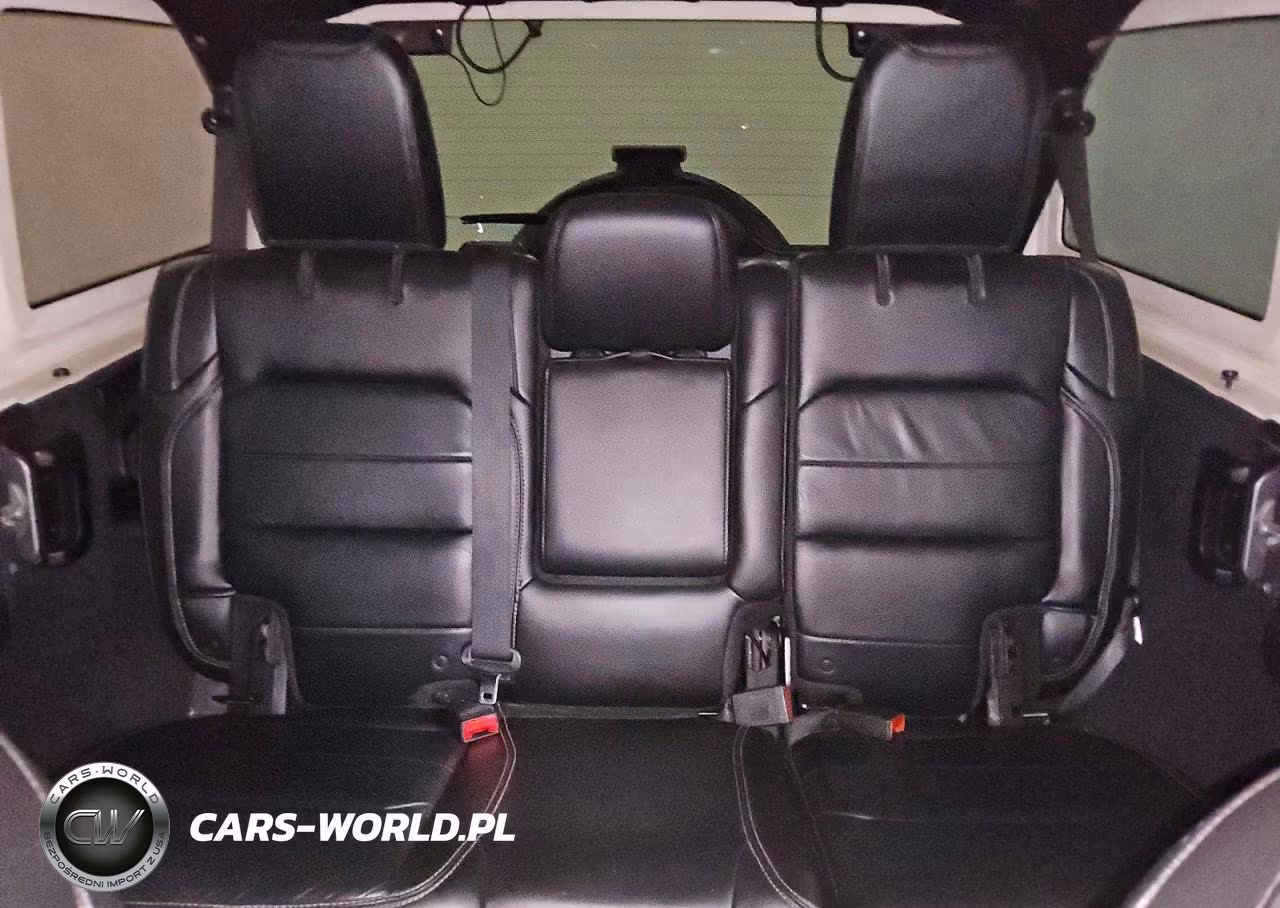 2018 Jeep Wrangler Unlimited Sahara VIN:1C4HJXEG2JW207034 - 10