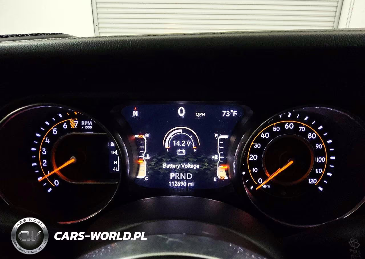 2018 Jeep Wrangler Unlimited Sahara VIN:1C4HJXEG2JW207034 - 9