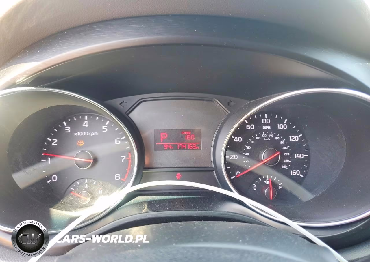 2017 Kia Sedona L VIN:KNDMA5C11H6263882 - 9