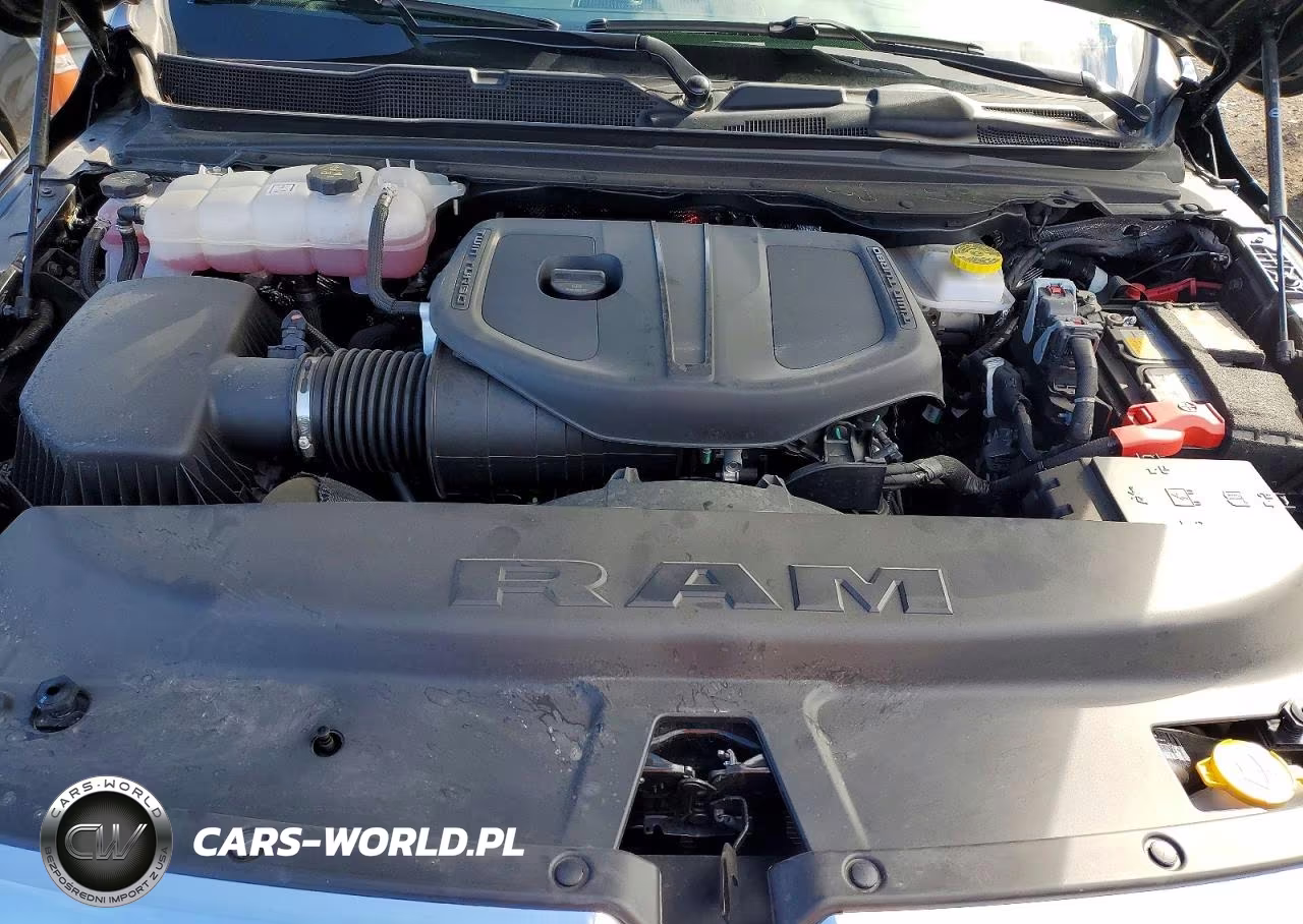 2026 Ram 1500 Laramie VIN:3C6SRFJP9T4176857 - 11