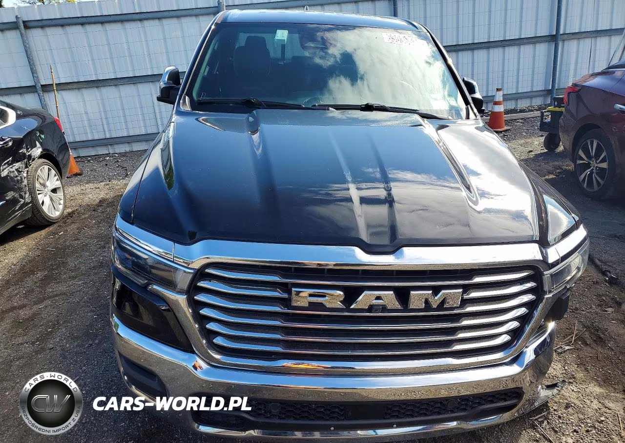 2026 Ram 1500 Laramie VIN:3C6SRFJP9T4176857 - 5