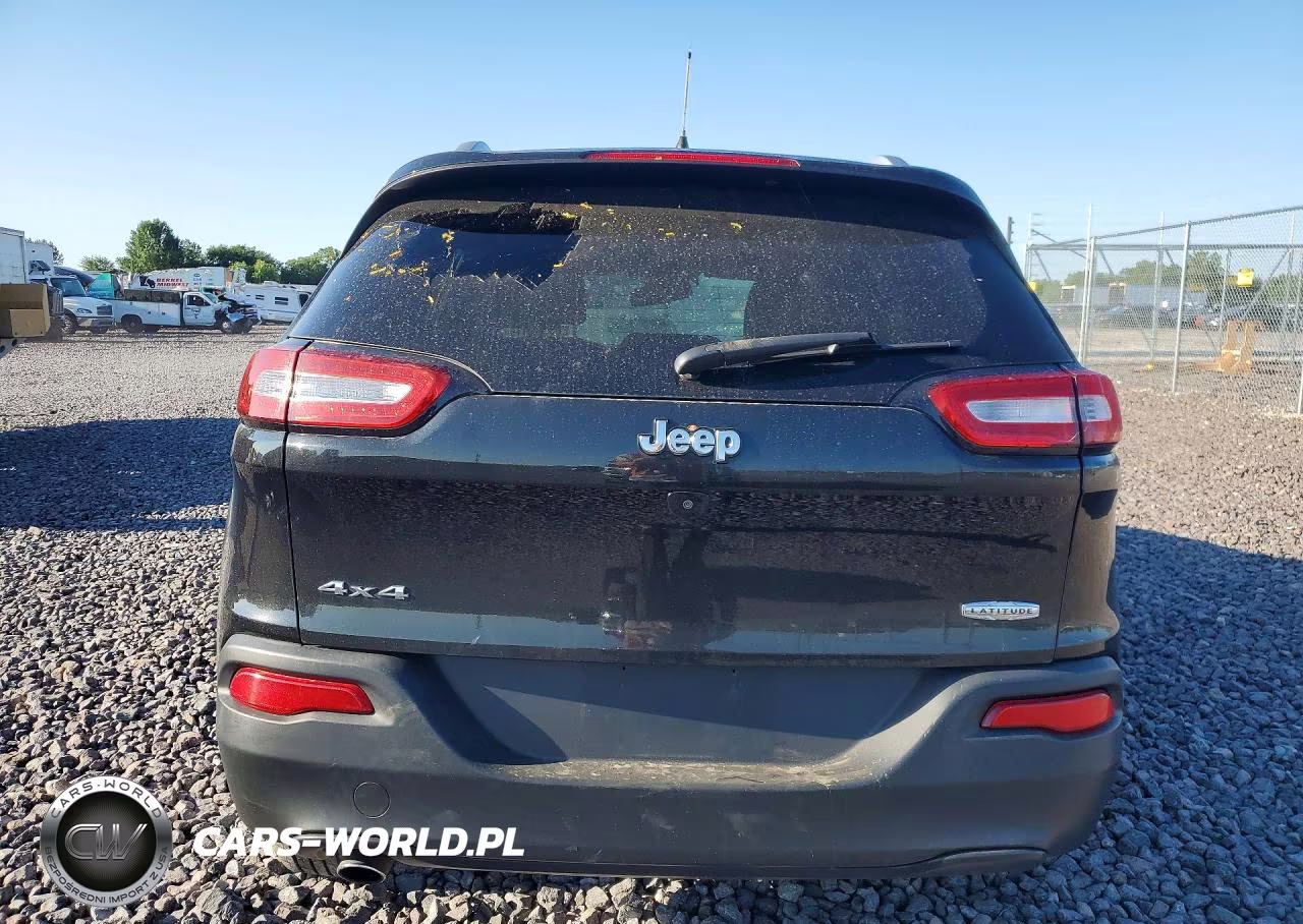 2015 Jeep Cherokee Latitude VIN:1C4PJMCB6FW715533 - 6