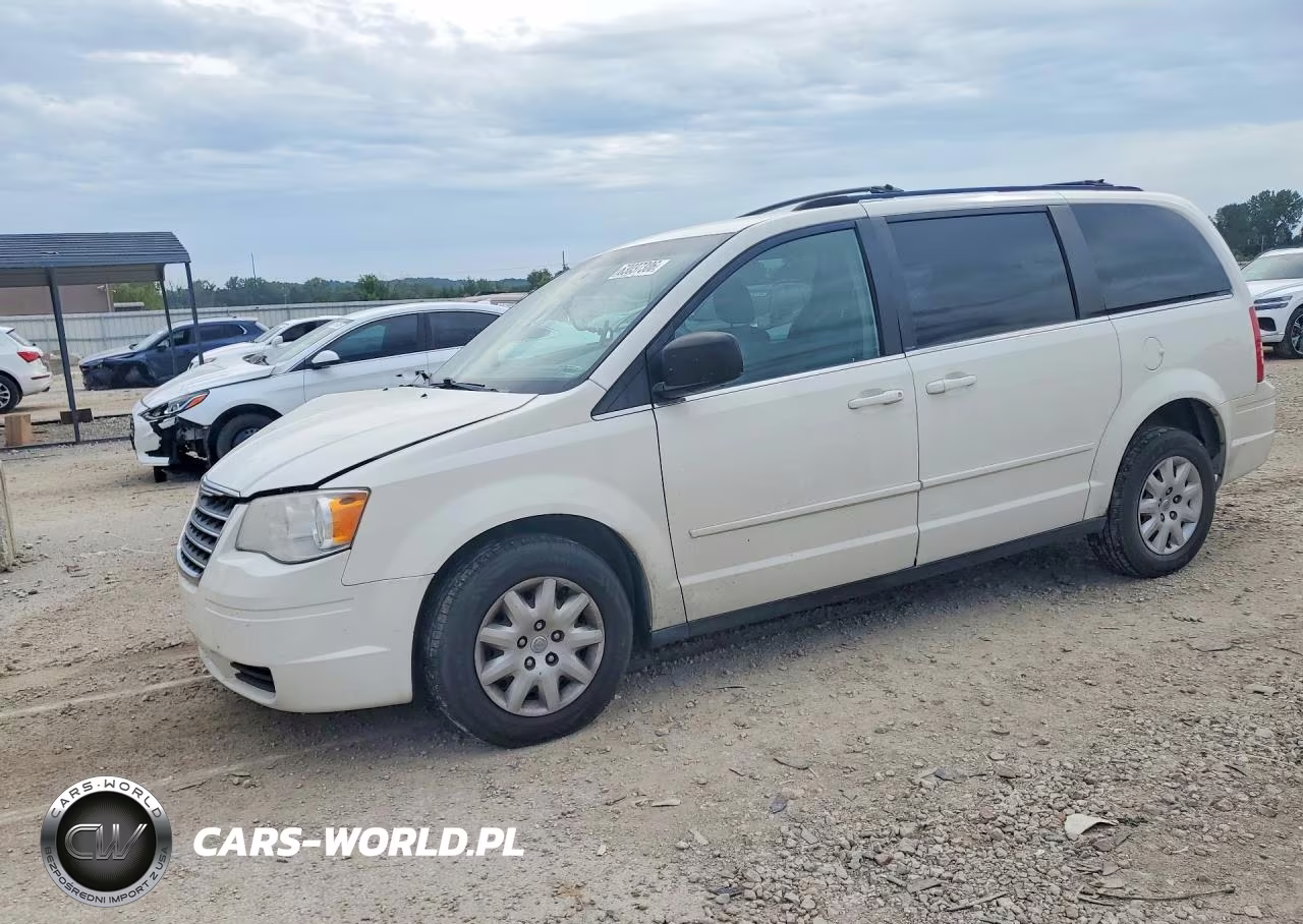 2010 Chrysler Town & Country Lx