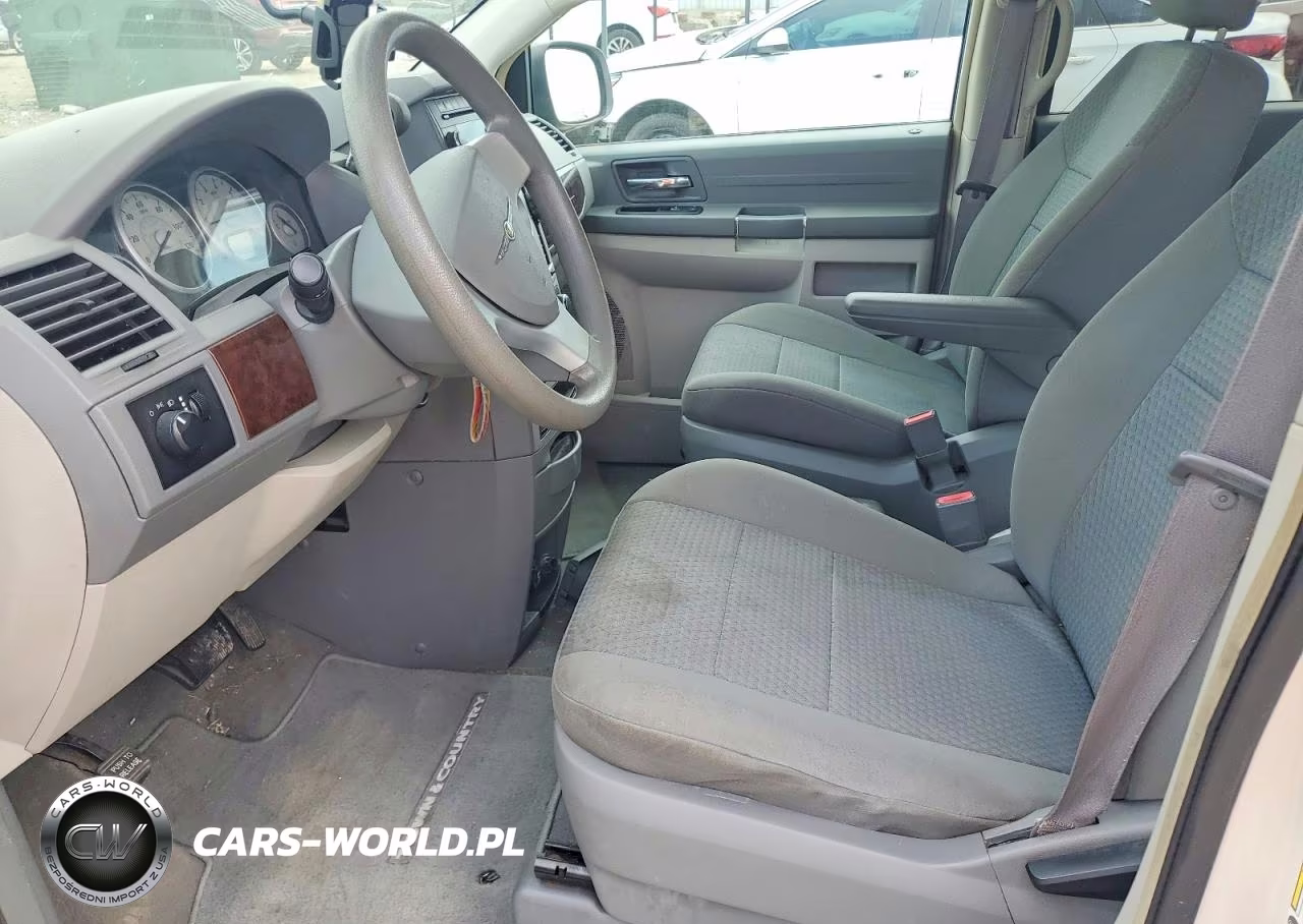 2010 Chrysler Town & Country Lx VIN:2A4RR4DE0AR169771 - 7