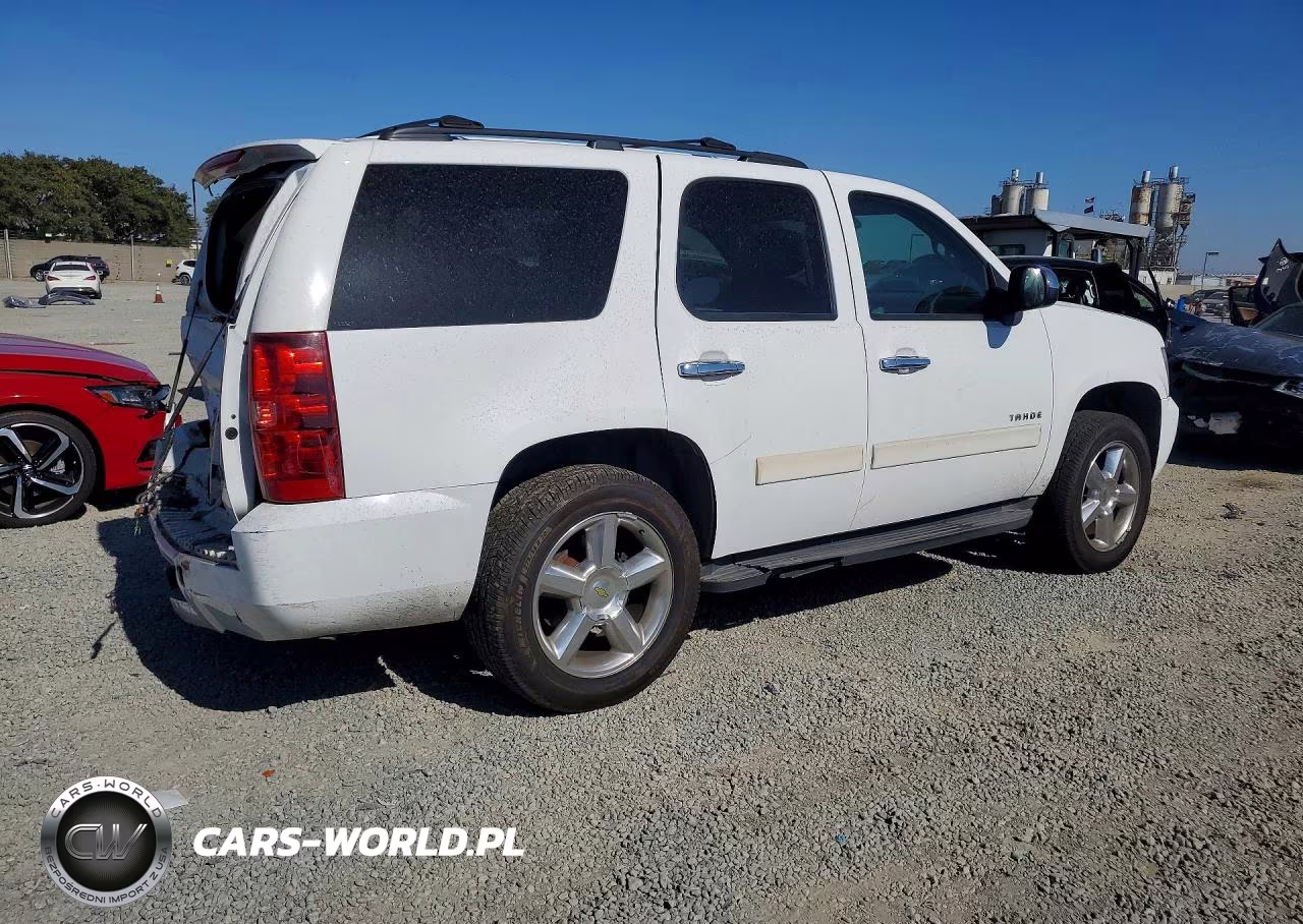 2011 Chevrolet Tahoe C1500 Ls VIN:1GNSCAE01BR316155 - 3