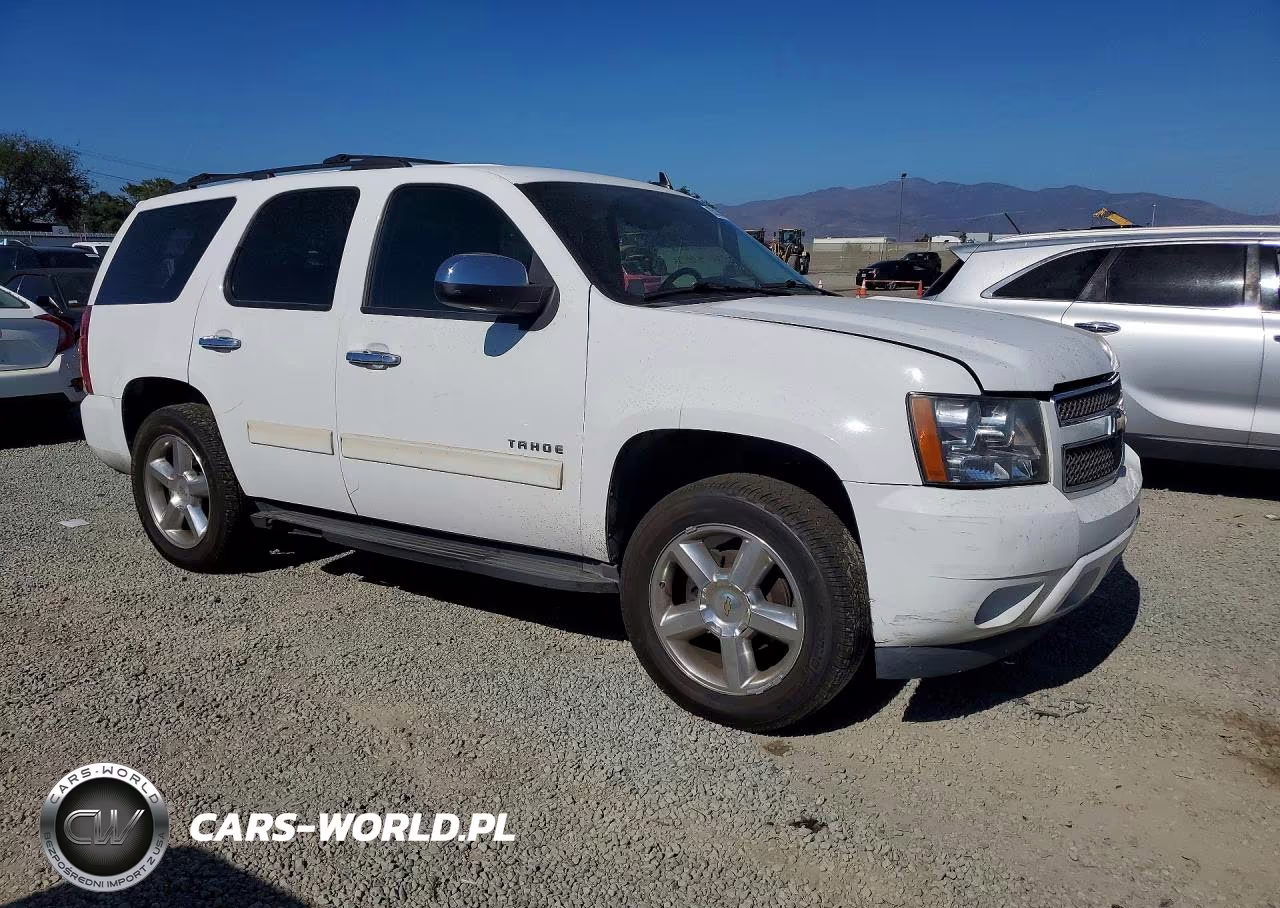 2011 Chevrolet Tahoe C1500 Ls VIN:1GNSCAE01BR316155 - 4