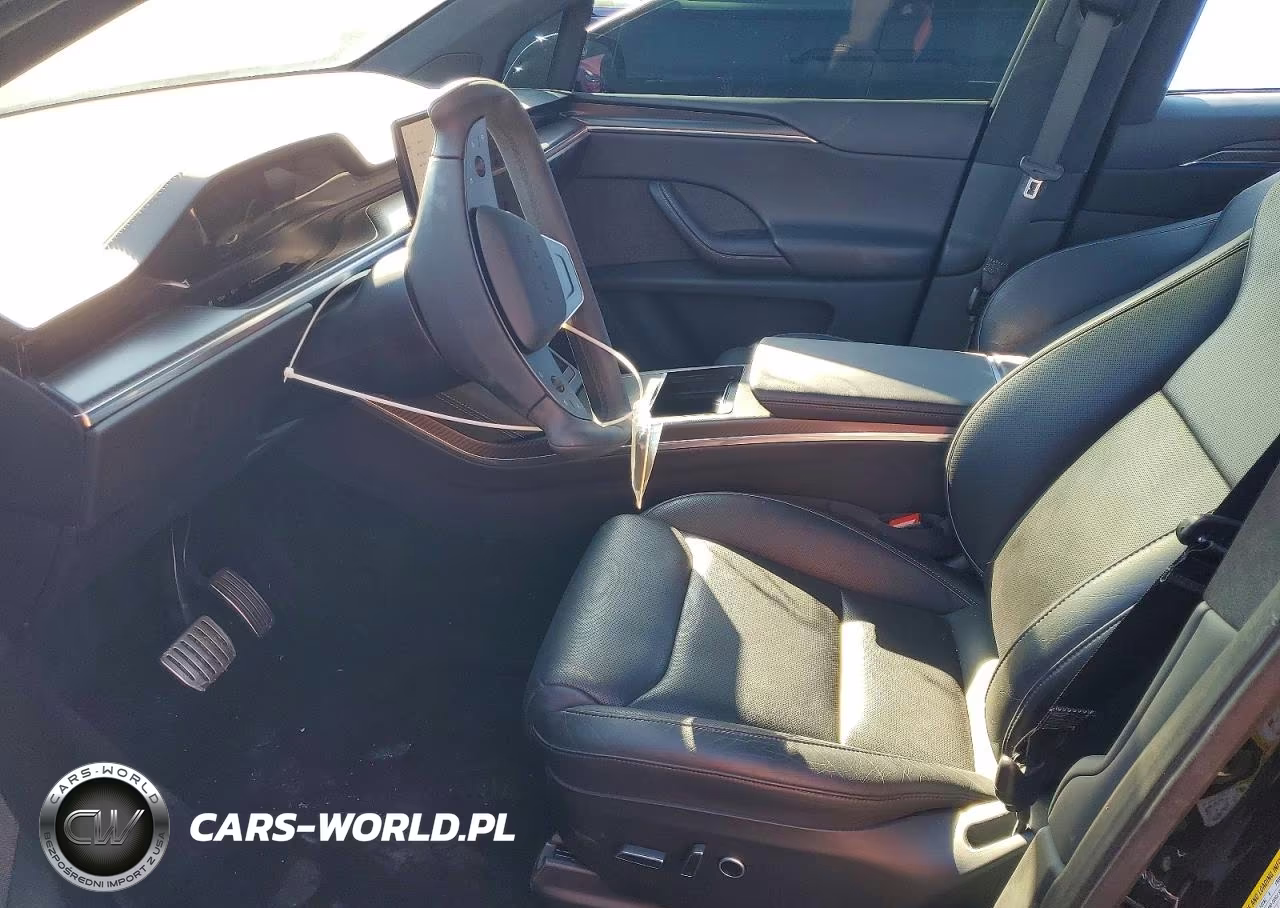 2022 Tesla Model X VIN:7SAXCBE66NF332289 - 7