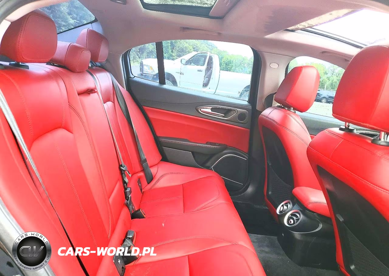 2020 Alfa Romeo Giulia Ti VIN:ZARFANBN6L7632449 - 10