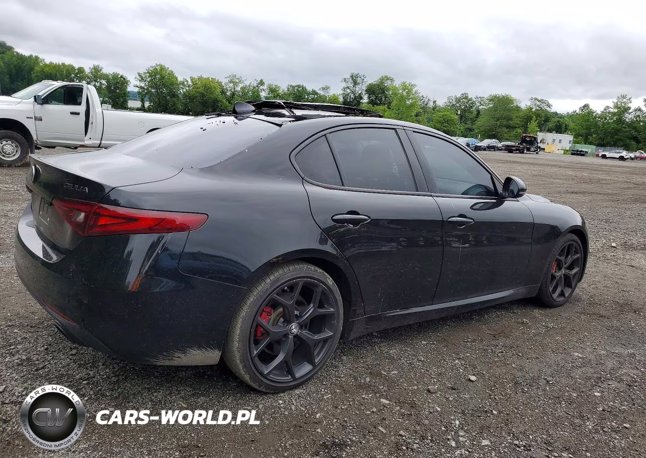 2020 Alfa Romeo Giulia Ti VIN:ZARFANBN6L7632449 - 3
