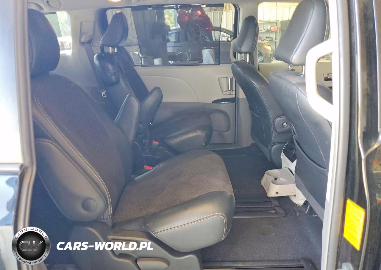 2011 Toyota Sienna Sport VIN:5TDXK3DC4BS103999 - 11