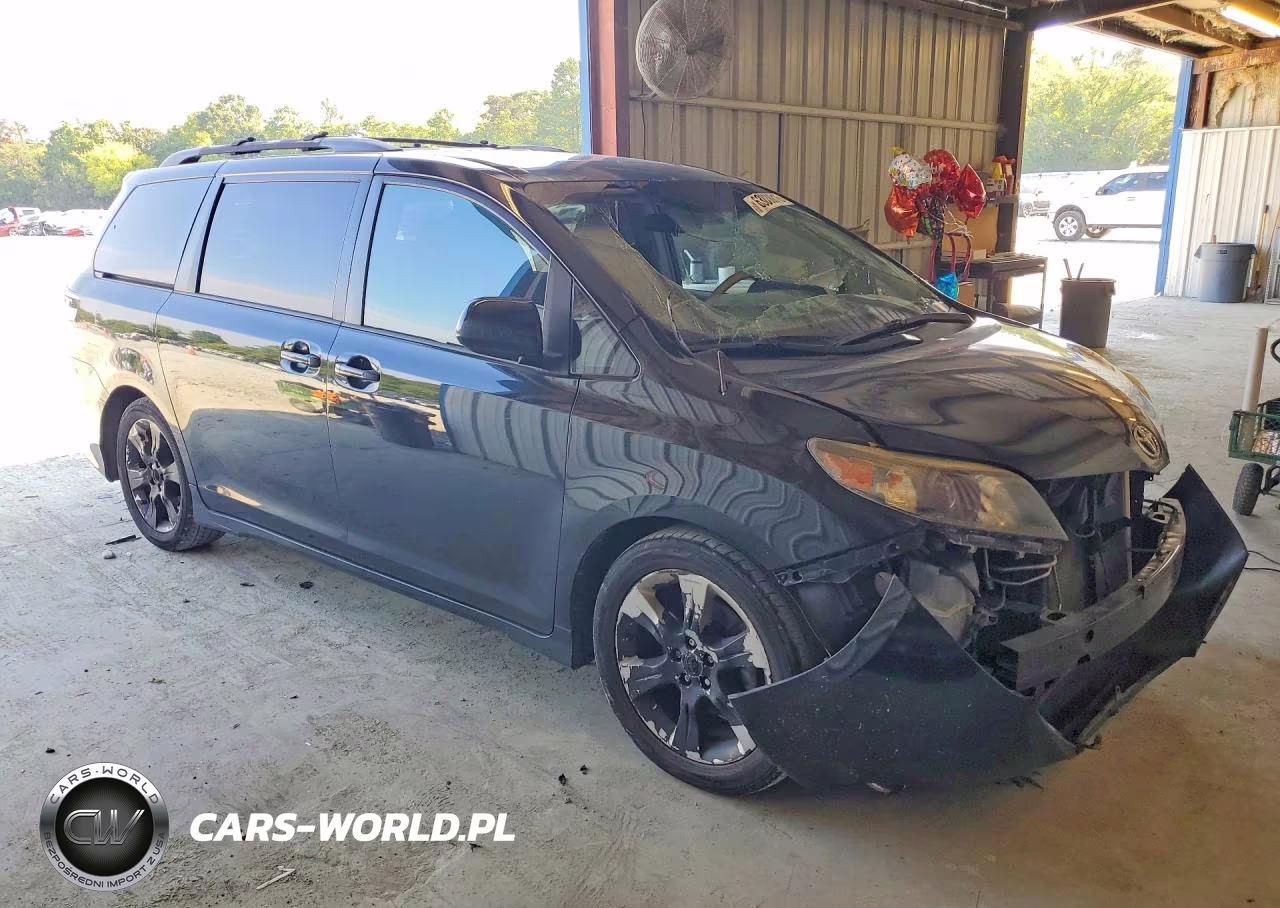 2011 Toyota Sienna Sport VIN:5TDXK3DC4BS103999 - 4