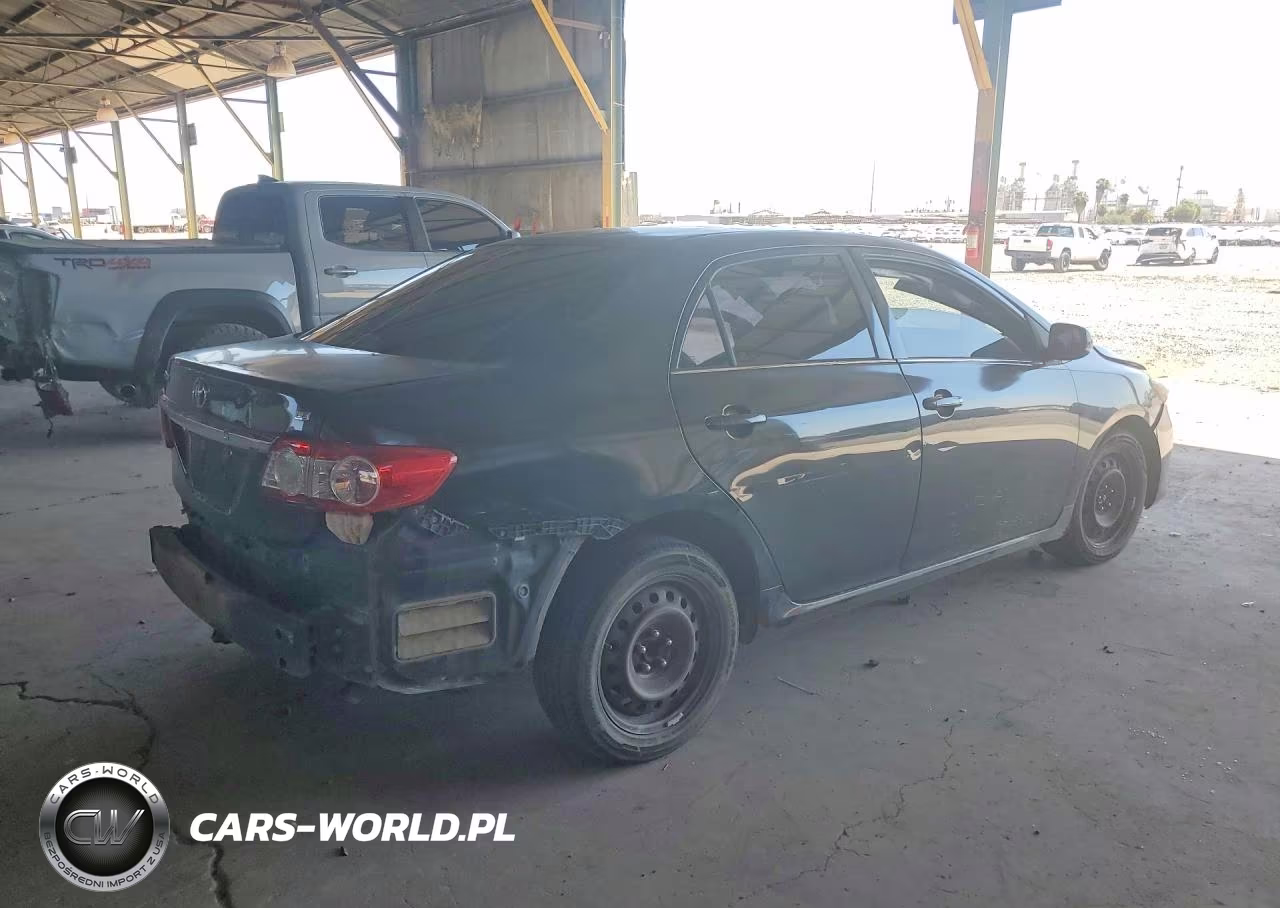 2013 Toyota Corolla Le VIN:5YFBU4EE1DP086908 - 3