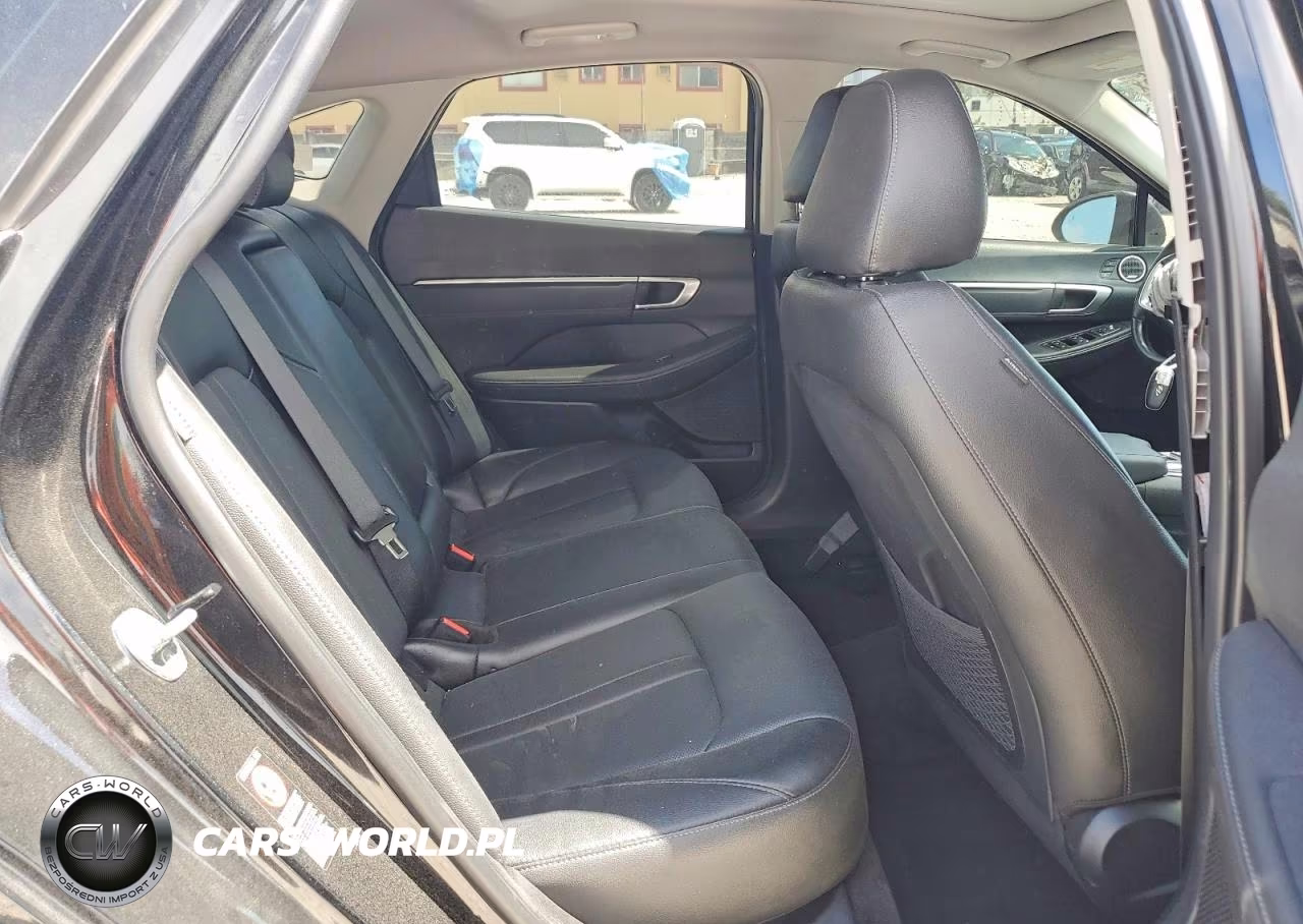 2022 Hyundai Sonata Limited VIN:KMHL34J22NA227831 - 10