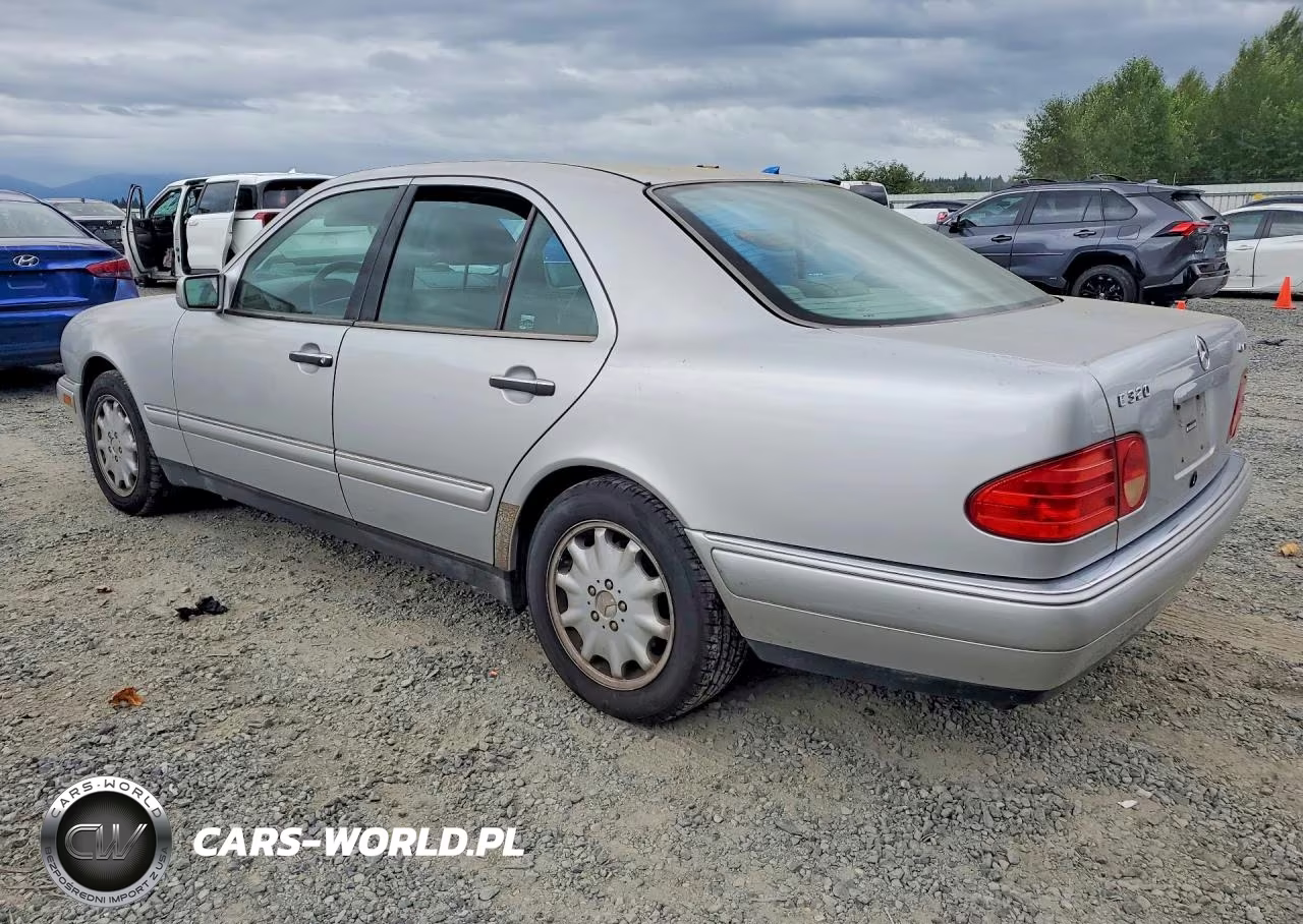 1999 Mercedes-Benz E 320 4Matic VIN:WDBJF82H4XX018540 - 2