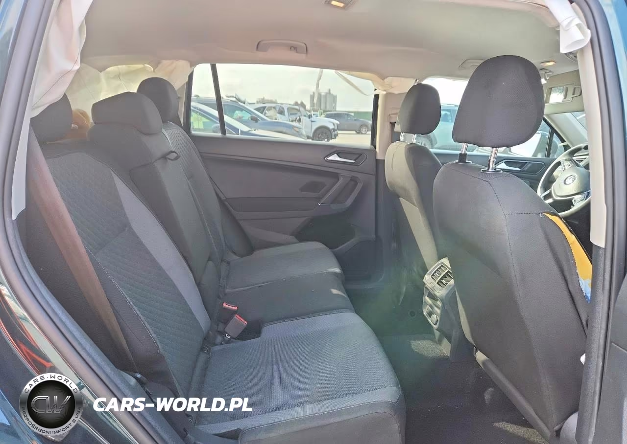 2018 Volkswagen Tiguan S VIN:3VV0B7AX6JM018968 - 10