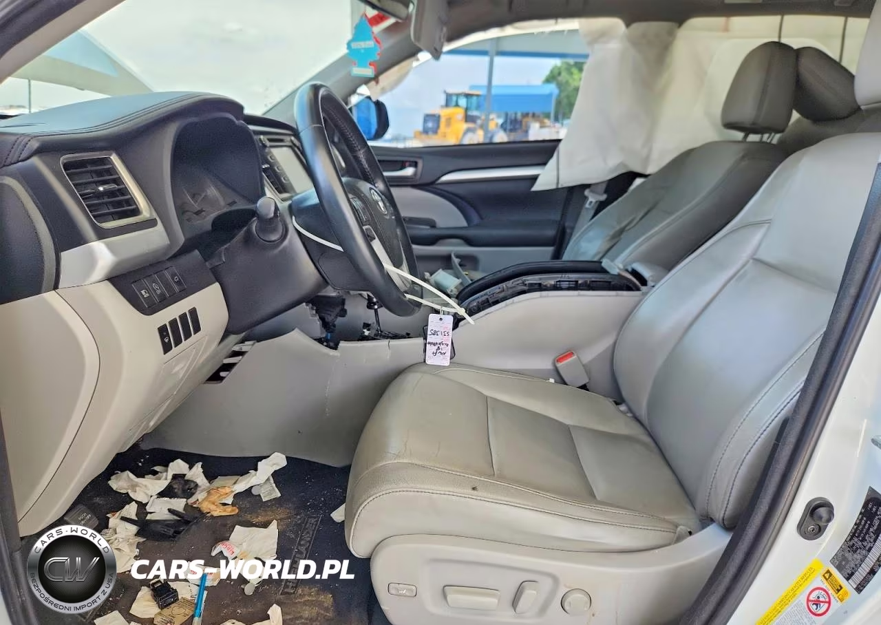 2018 Toyota Highlander Xle VIN:5TDKZRFH5JS531385 - 7