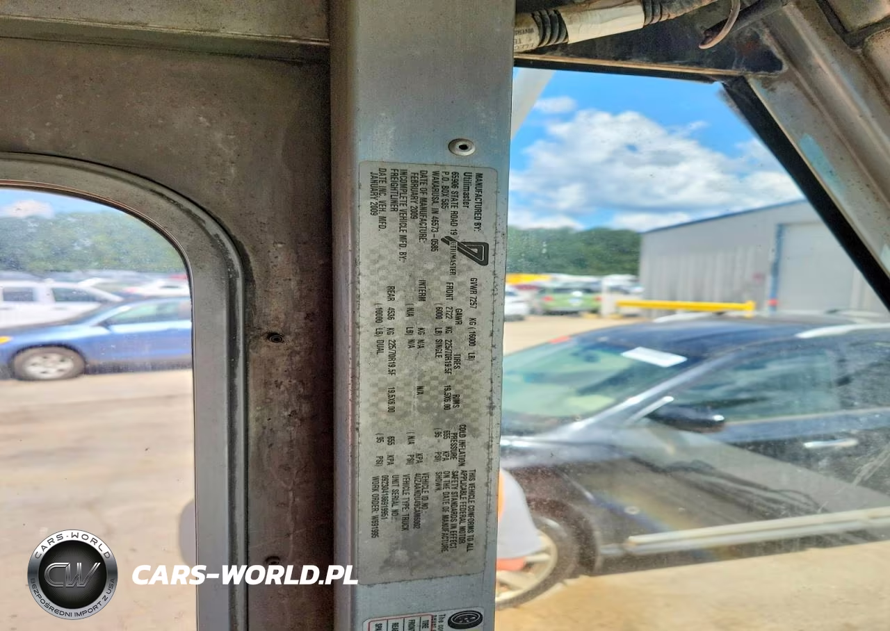 2009 Freightliner Chassis M Line Walk-In Van VIN:4UZAANDU49CAM6002 - 13
