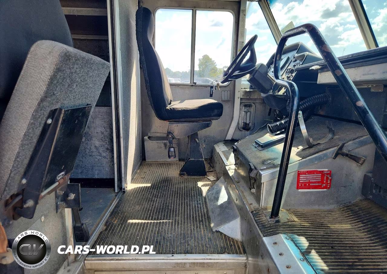 2009 Freightliner Chassis M Line Walk-In Van VIN:4UZAANDU49CAM6002 - 7