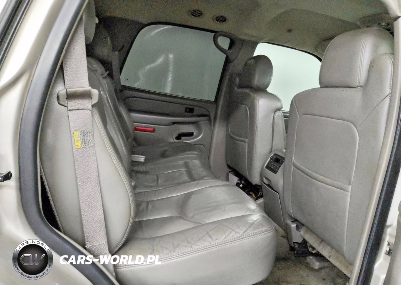 2004 Chevrolet Tahoe C1500 VIN:1GNEC13T54R174096 - 11