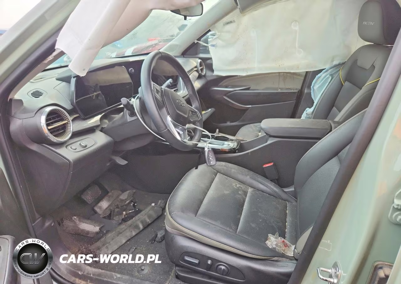 2025 Chevrolet Trax Activ VIN:KL77LKEP2SC058956 - 7