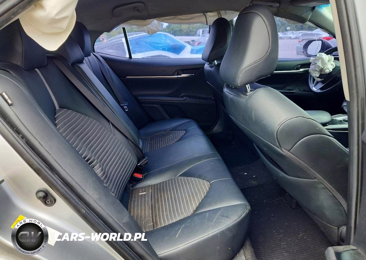 2018 Toyota Camry Se VIN:4T1B11HK8JU640139 - 10