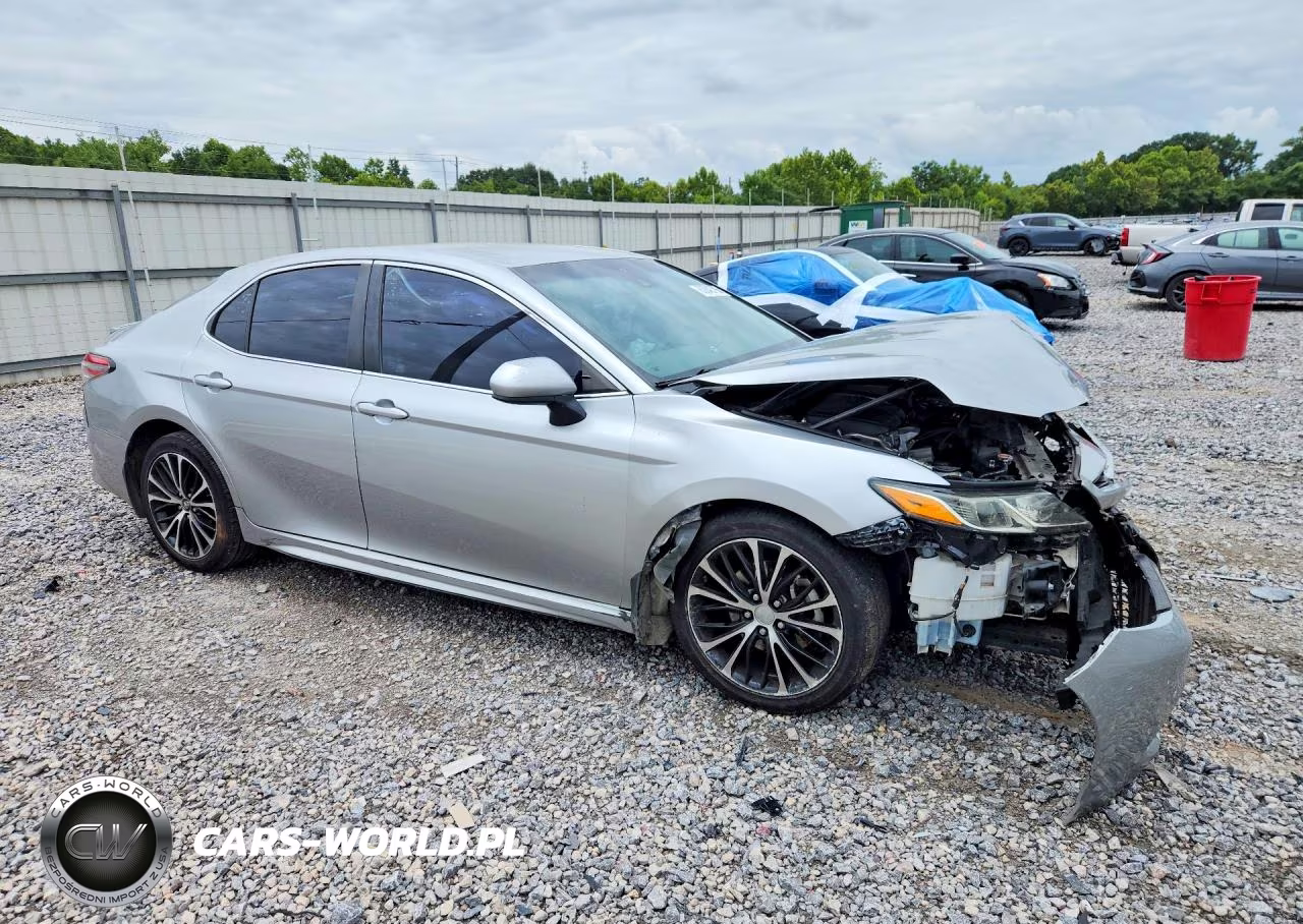 2018 Toyota Camry Se VIN:4T1B11HK8JU640139 - 4