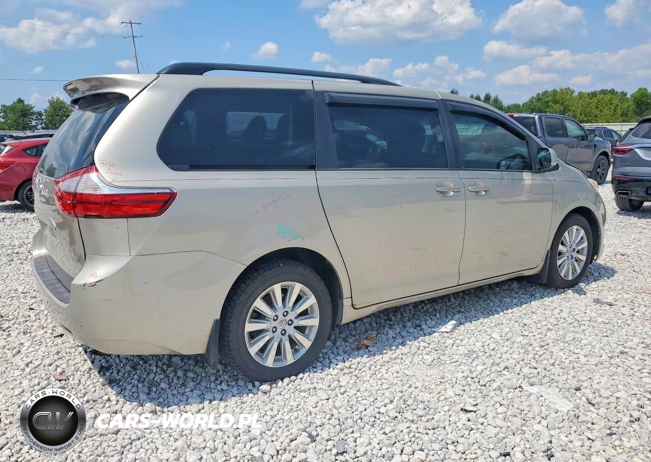 2015 Toyota Sienna Le VIN:5TDJK3DC0FS102280 - 3