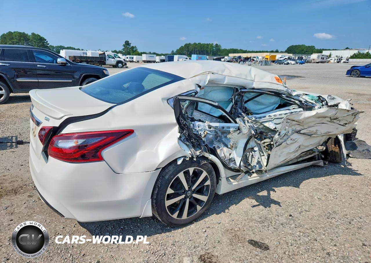 2018 Nissan Altima 2.5 Sr VIN:1N4AL3AP7JC109862 - 3